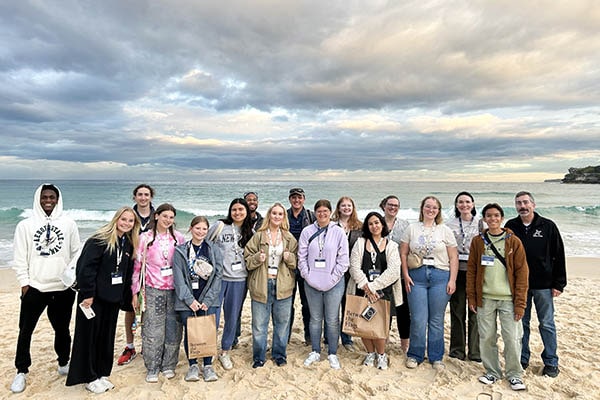 hps-family-aus-img1-600x400-min